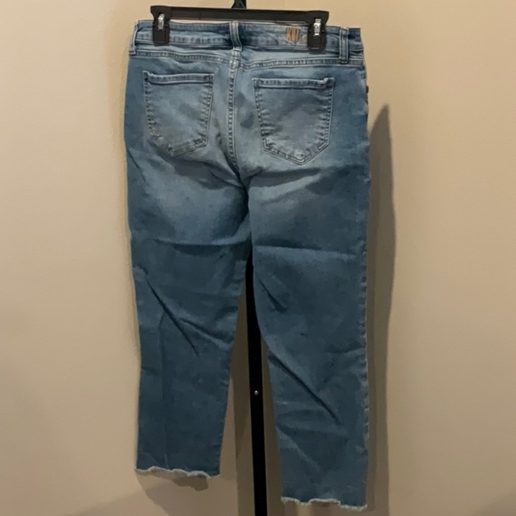 Kut from the Kloth Abigail Crop Straight leg Ankle Cropped Jeans - Picture 3 of 3